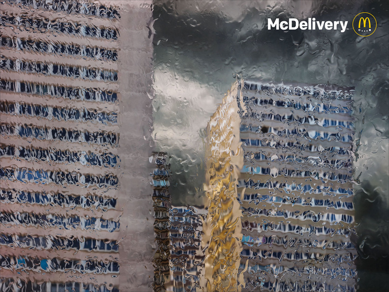37.2 Paris - McDelivery_4x3-4.jpg