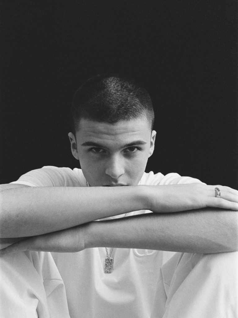 37.2 Paris - 241217000091570021_LD.jpg