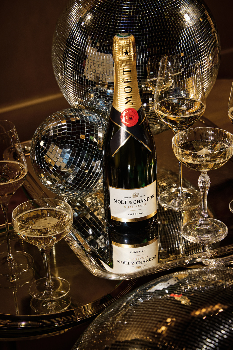 37.2 Paris - 020_PRODUCT_TABLE_VISUAL_1_0130_RT_JPEG_sRGB_300dpi.jpg