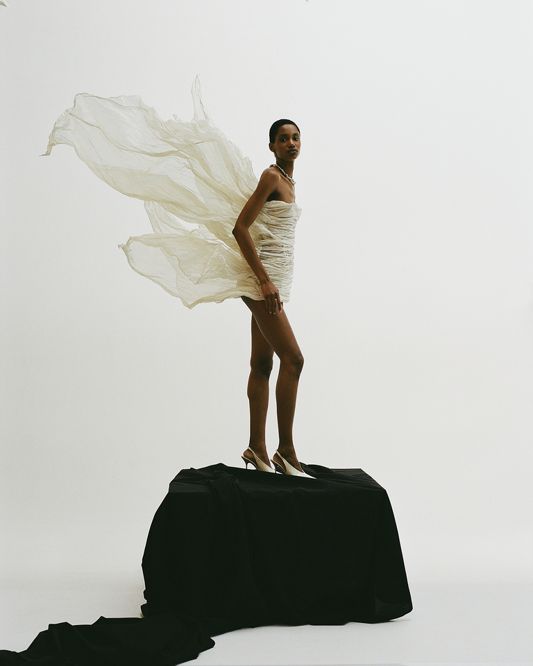 37.2 Paris - __000022970001___final_R2.jpg