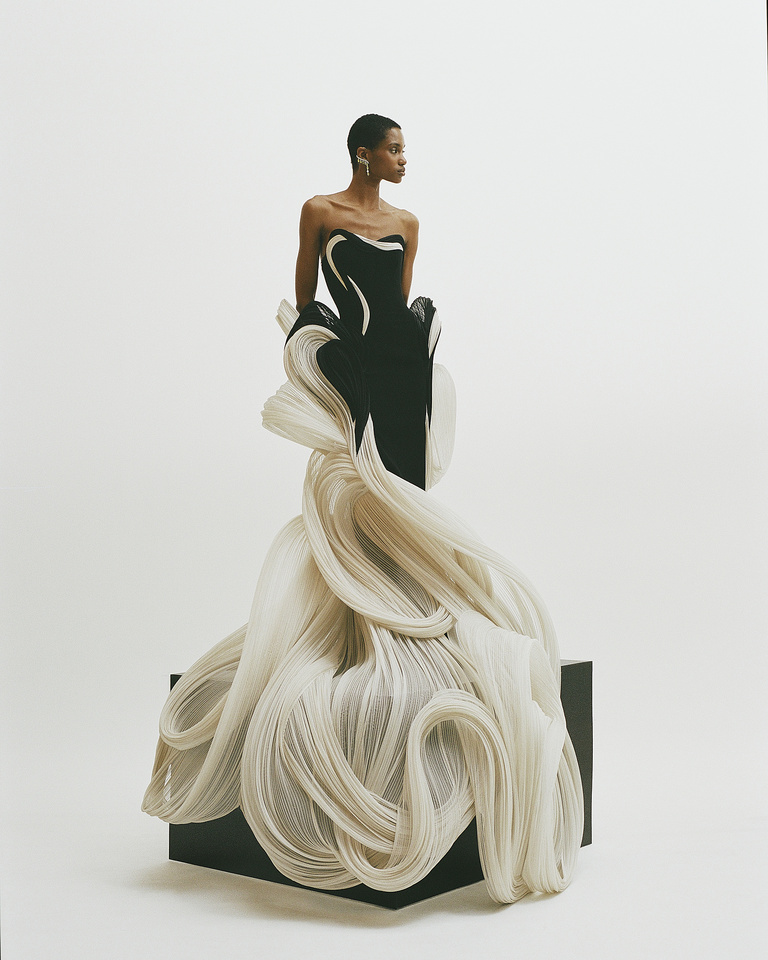 37.2 Paris - __000022990013___final_R2.jpg