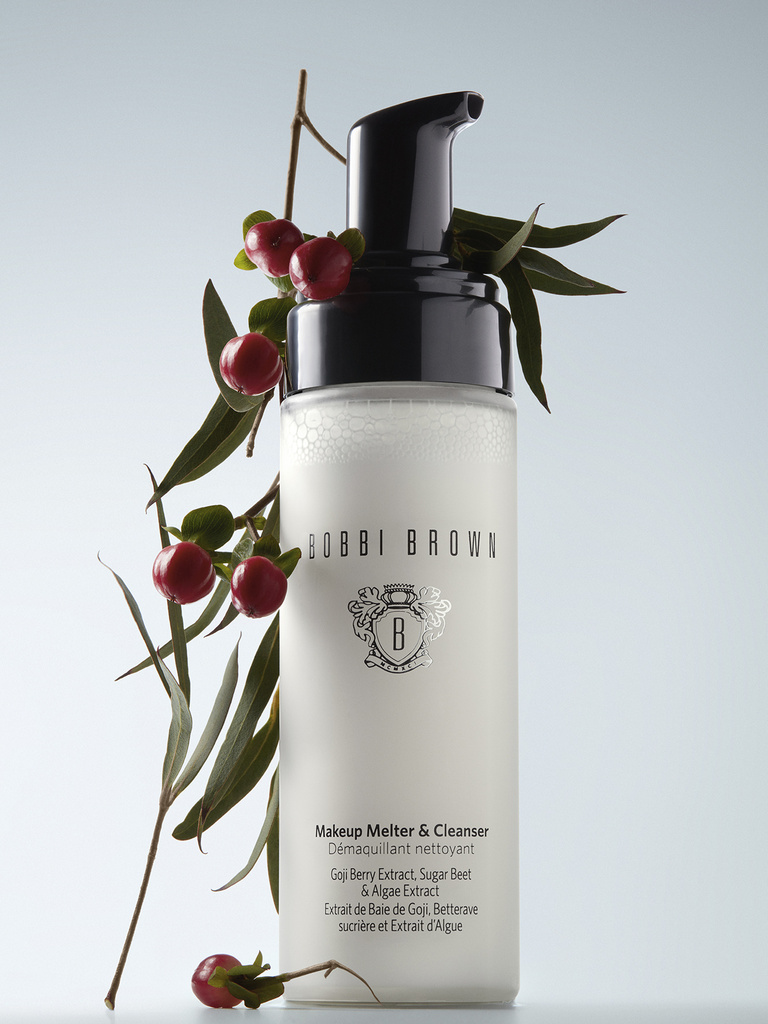37.2 Paris - BobbiBrown_SoothingCleansing_10_0047_base_CMYK300.jpg
