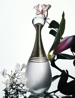 37.2 Paris - NUMERO_Parfums10415_DIOR.jpg
