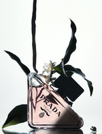 37.2 Paris - NUMERO_Parfums10909_PRADA.jpg