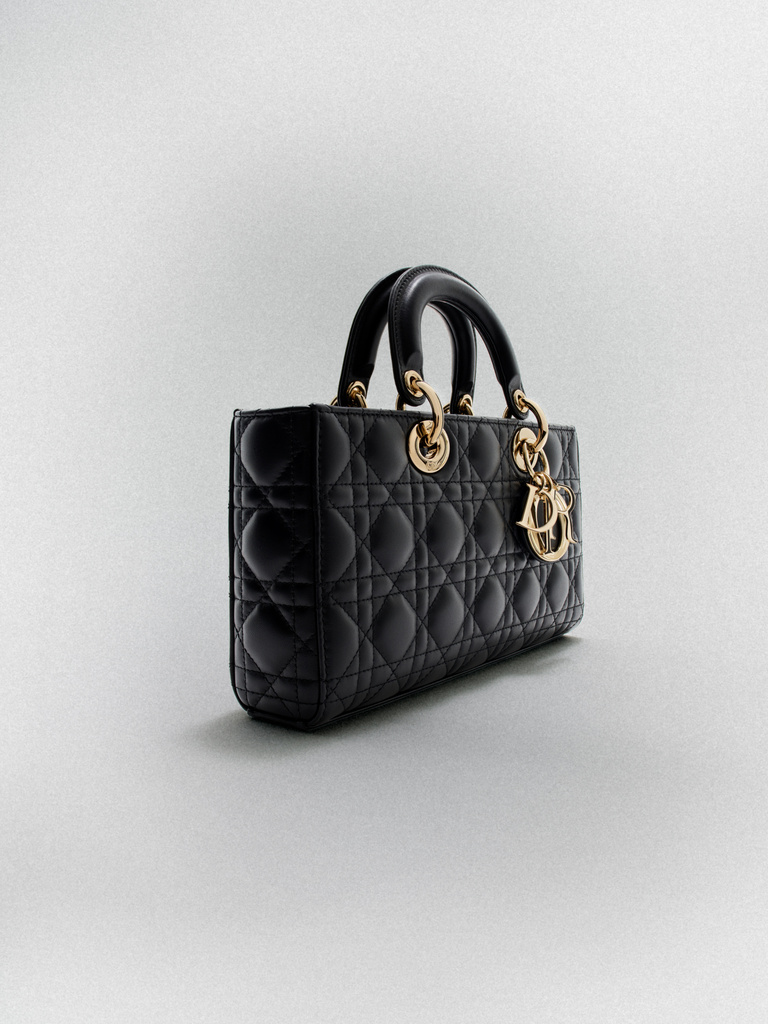 37.2 Paris - 00010_001_hero_srgb.jpg