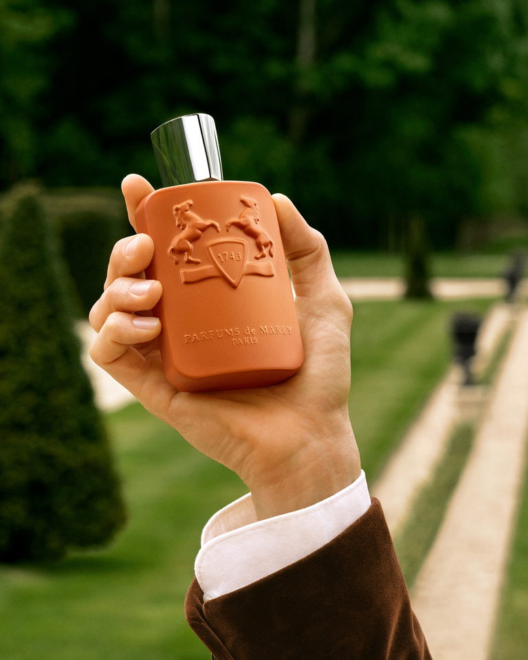 37.2 Paris - RobertoBadinMarlyALTHAIR-HAND.jpg