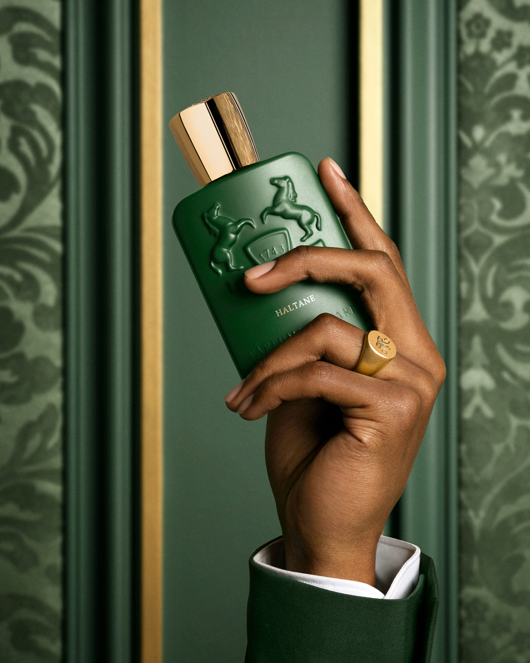 37.2 Paris - RobertoBadinMarlyHALTANE-HAND.jpg