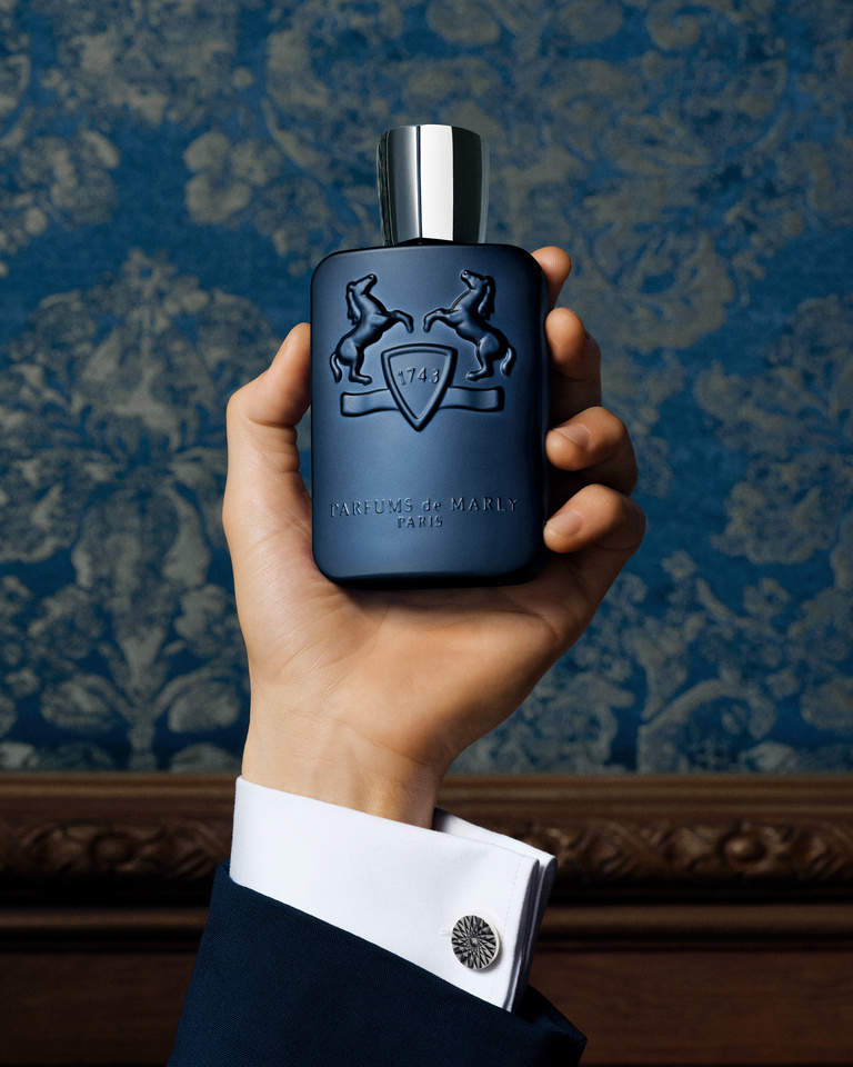 37.2 Paris - RobertoBadinMarlyLAYTON-HAND.jpg