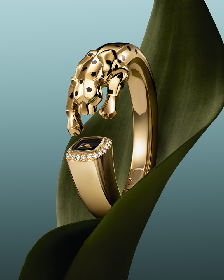 37.2 Paris - 250521_CARTIER_070_PANTHERE_BANGLE_V06_RVB copie.jpg