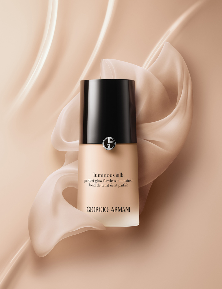 37.2 Paris - ARMANI_170_KV_LUMINOUS_SILK_FOUNDATION_279-298_EXT_EXTREME_SHADE_5.75.jpg