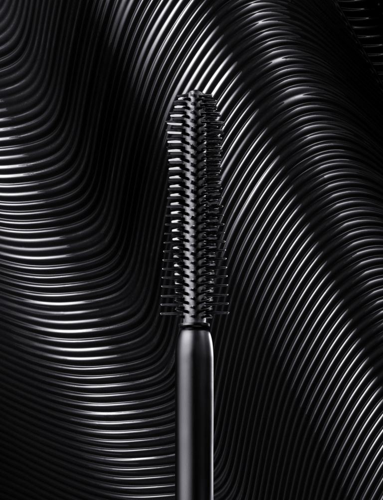 37.2 Paris - ARMANI_360_APPLICATOR_TEXTURE_ICONIZATION_046-068_EXT.jpg