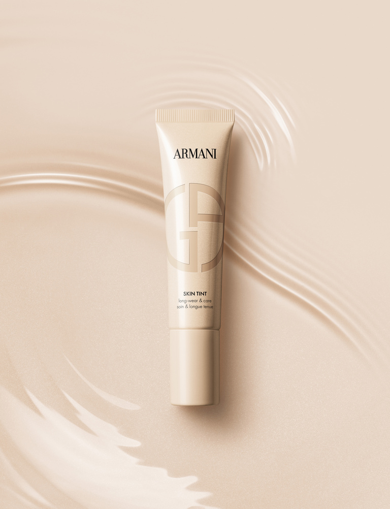 37.2 Paris - ARMANI_230_KV_LUMINOUS_SILK_SERUM_R3_EXT_EXTREM.jpg