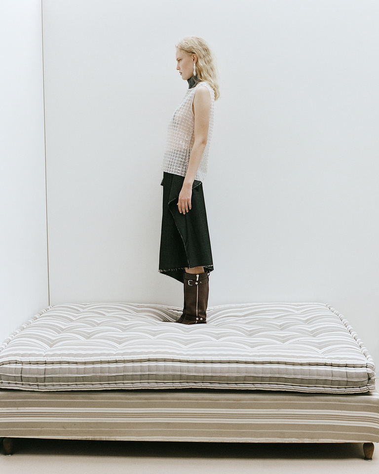 37.2 Paris - 250930000035590015_sm_sm1.jpg