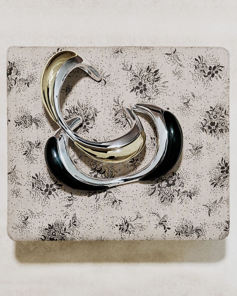 37.2 Paris - _TwinMagazineAW25_34542_print_sm_sm1.jpg