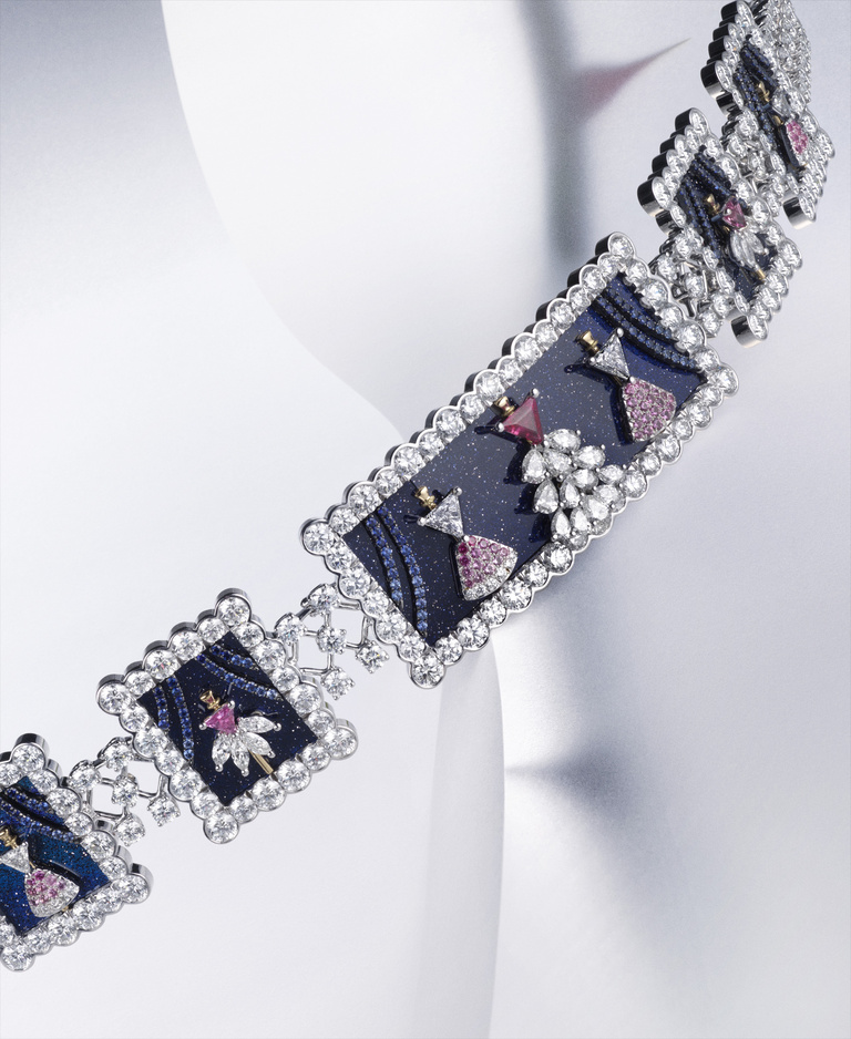 37.2 Paris - 250422_TOWN&COUNTRY_DIOR_030_COLLIER_SAPHIR.jpg