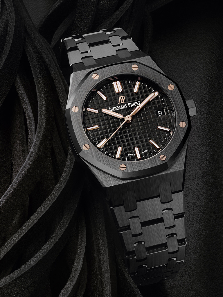 37.2 Paris - AUDEMARS_PIGUET_040_ROYAL_OAK_BLACK_CERAMIC_B2_RGB copie 2.jpg