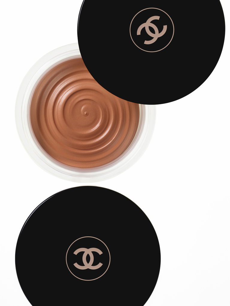 37.2 Paris - 201124_AdrienDubost_Chanel_Shot05_0015_Hero_RGB.jpg