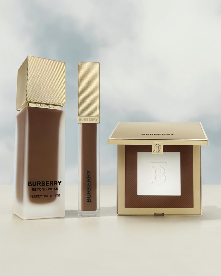 37.2 Paris - BYM_BW_TECH_F&C_24_STILL_LIFE_4X5_05.jpg