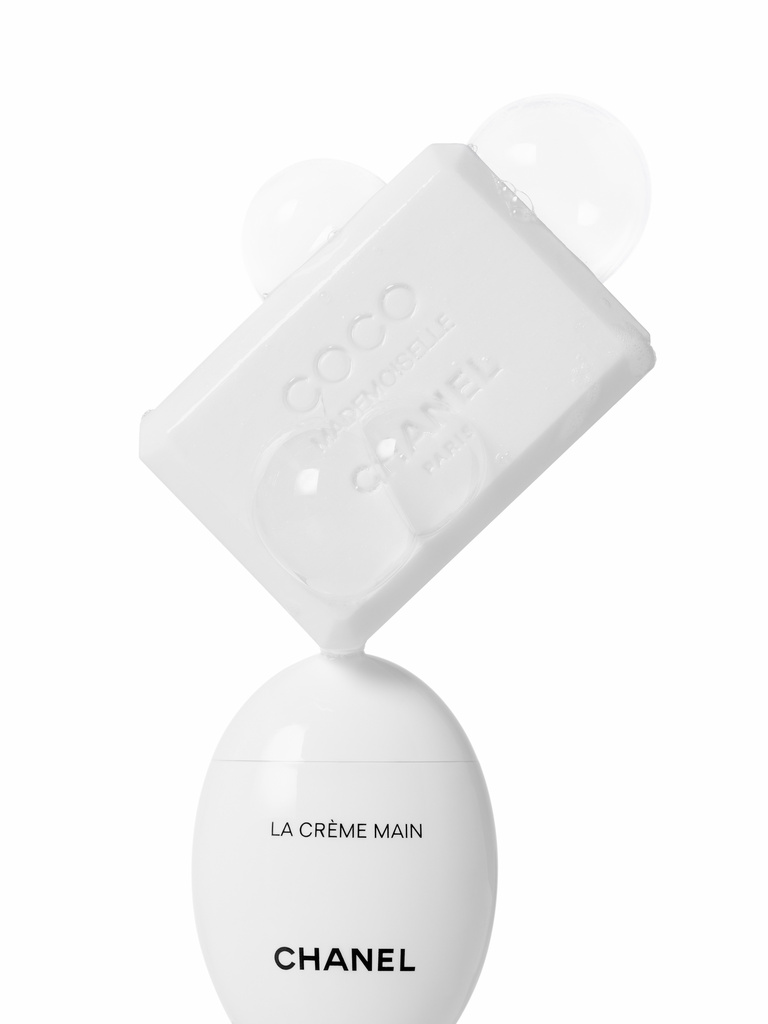 37.2 Paris - 201124_AdrienDubost_Chanel_Shot06_0080_Bubbles_RGB.jpg