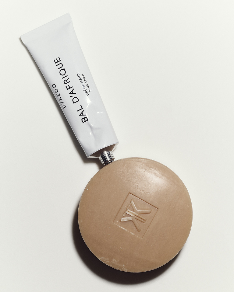 37.2 Paris - Esquire Beauté_mains.jpg