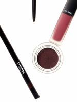 37.2 Paris - 201124_AdrienDubost_Chanel_Shot14_0002_Hero_RGB.jpg