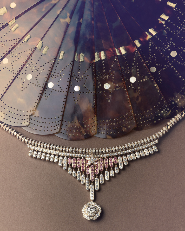 37.2 Paris - 260422_CHANEL_040_NECKLESS-EARRINGS_V2.jpg