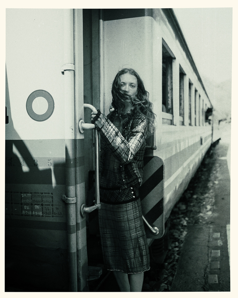 37.2 Paris - VOGUE POLSKA THAILAND_ OUTTAKES5.jpg