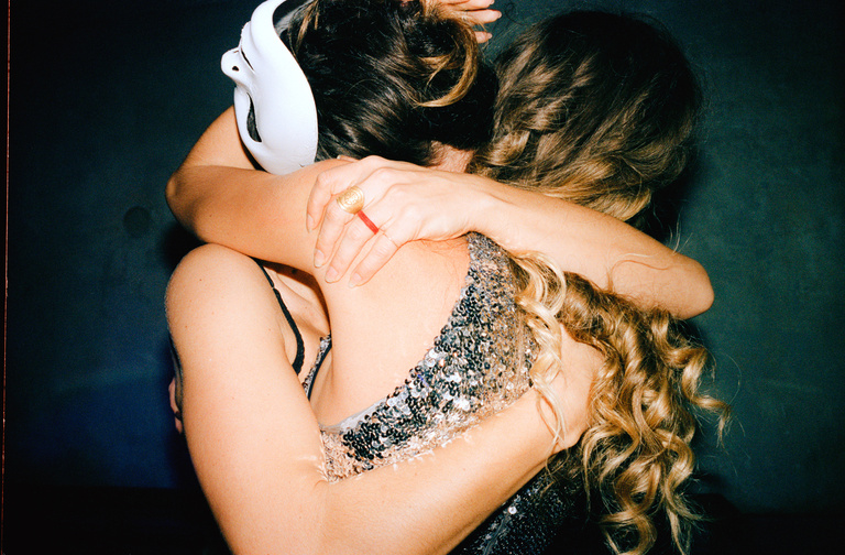 37.2 Paris - 22_SHELBYDUNCAN_HOL_The Gift_2015_FULLFRAME.jpg