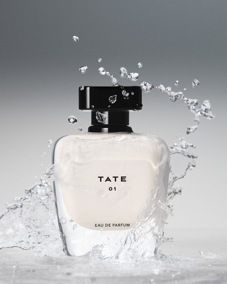 37.2 Paris - 03_BOTTLE_LIFESTYLE_02.jpg