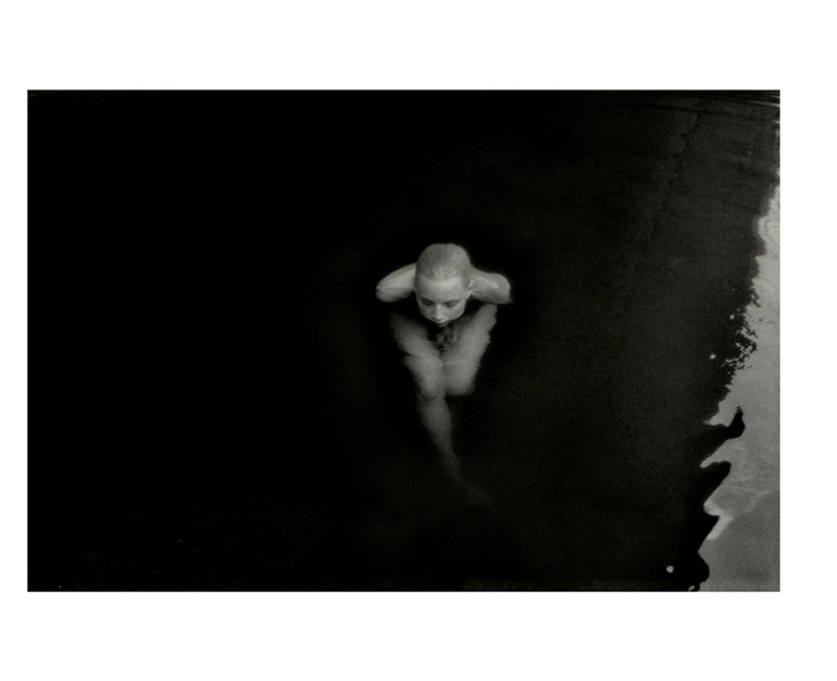 37.2 Paris - GuinevereBook_04_Left.jpg