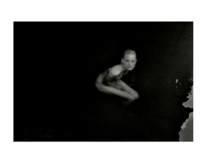 37.2 Paris - GuinevereBook_04_Right.jpg