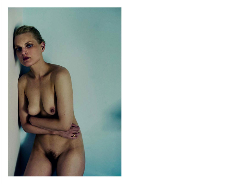 37.2 Paris - GuinevereBook_13_Left.jpg