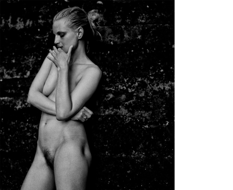 37.2 Paris - GuinevereBook_14_Left.jpg