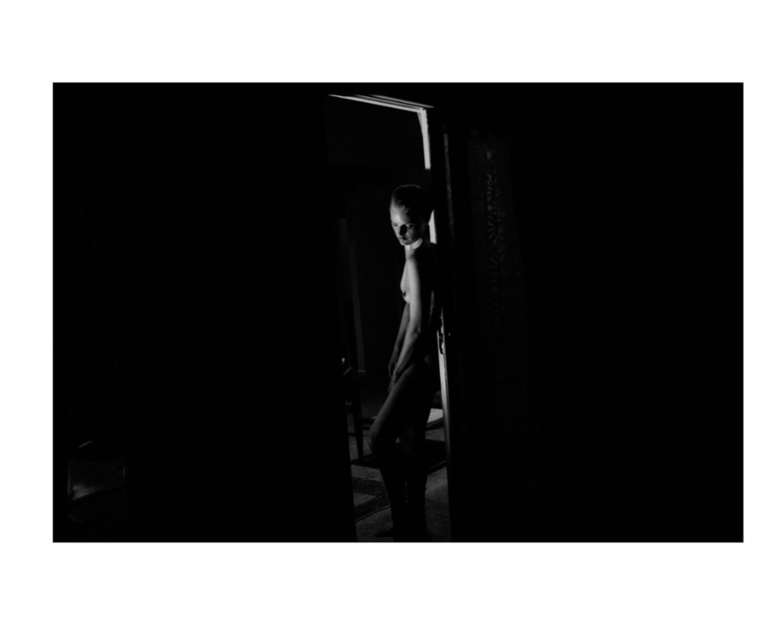 37.2 Paris - GuinevereBook_22_Right.jpg