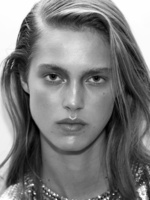 37.2 Paris - 01Julia--Jamin-David-Ferrua-Vogue-Ukraine-Unpublished-.jpg