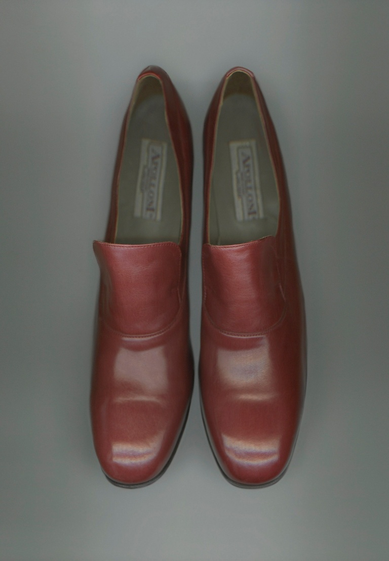 37.2 Paris - THE POPE_S SHOES.jpg