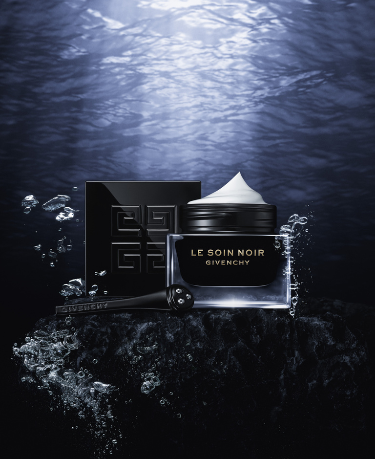 37.2 Paris - Givenchy - Le soin noir